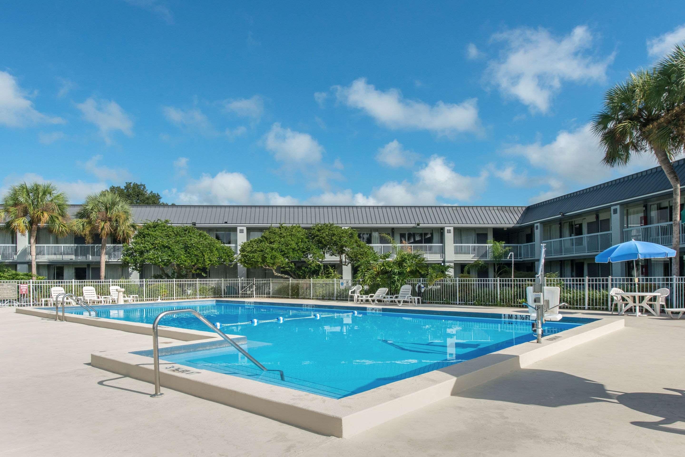 Quality Inn & Suites Brooksville I-75-Dade City Ridge Manor Exterior foto